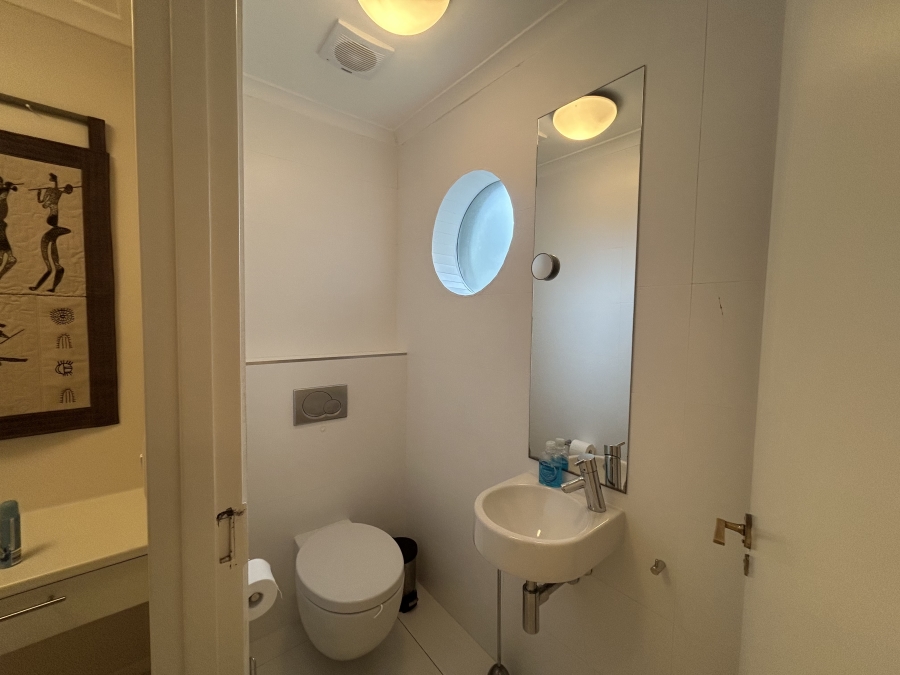 To Let 2 Bedroom Property for Rent in Big Bay Western Cape